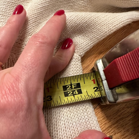 Gucci Wool Sweater with Cherry Intarsia in White NEW WITH TAGS - Picture 8 of 8